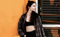 头像女下半部位污壁纸